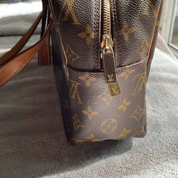 Authentic Louis Vuitton Shoulder Bag - Vintage July 2002, USA made - Picture 5 of 16